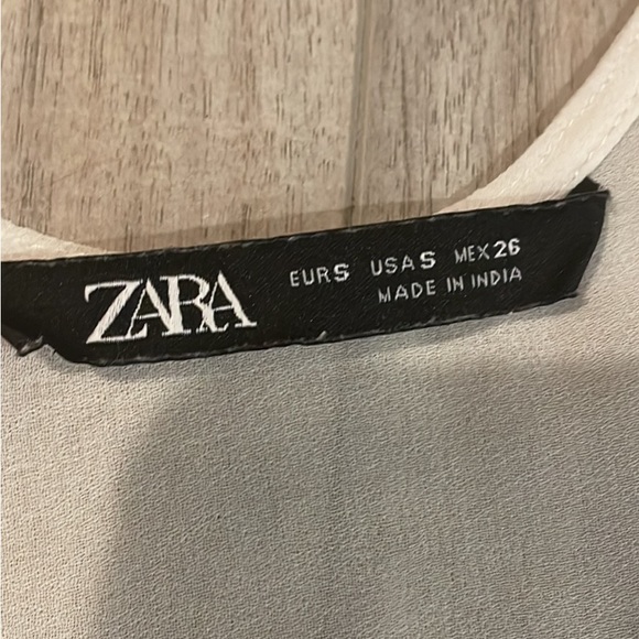 Small Zara white lace tank top - Picture 3 of 5